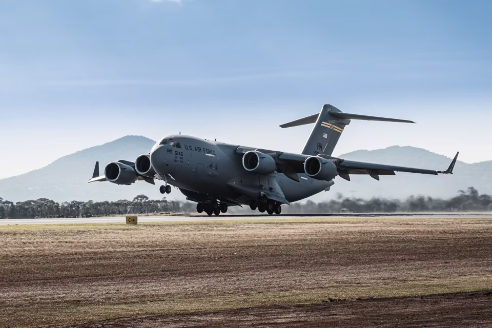 US Airforce C17 Globemaster on short runway take-off at 2025 Avalon Airshow.